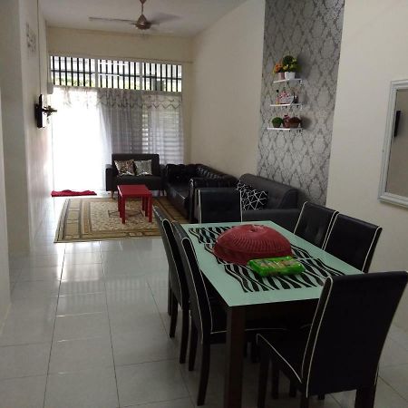 Zah'Ra Homestay Kuala Lipis Dış mekan fotoğraf