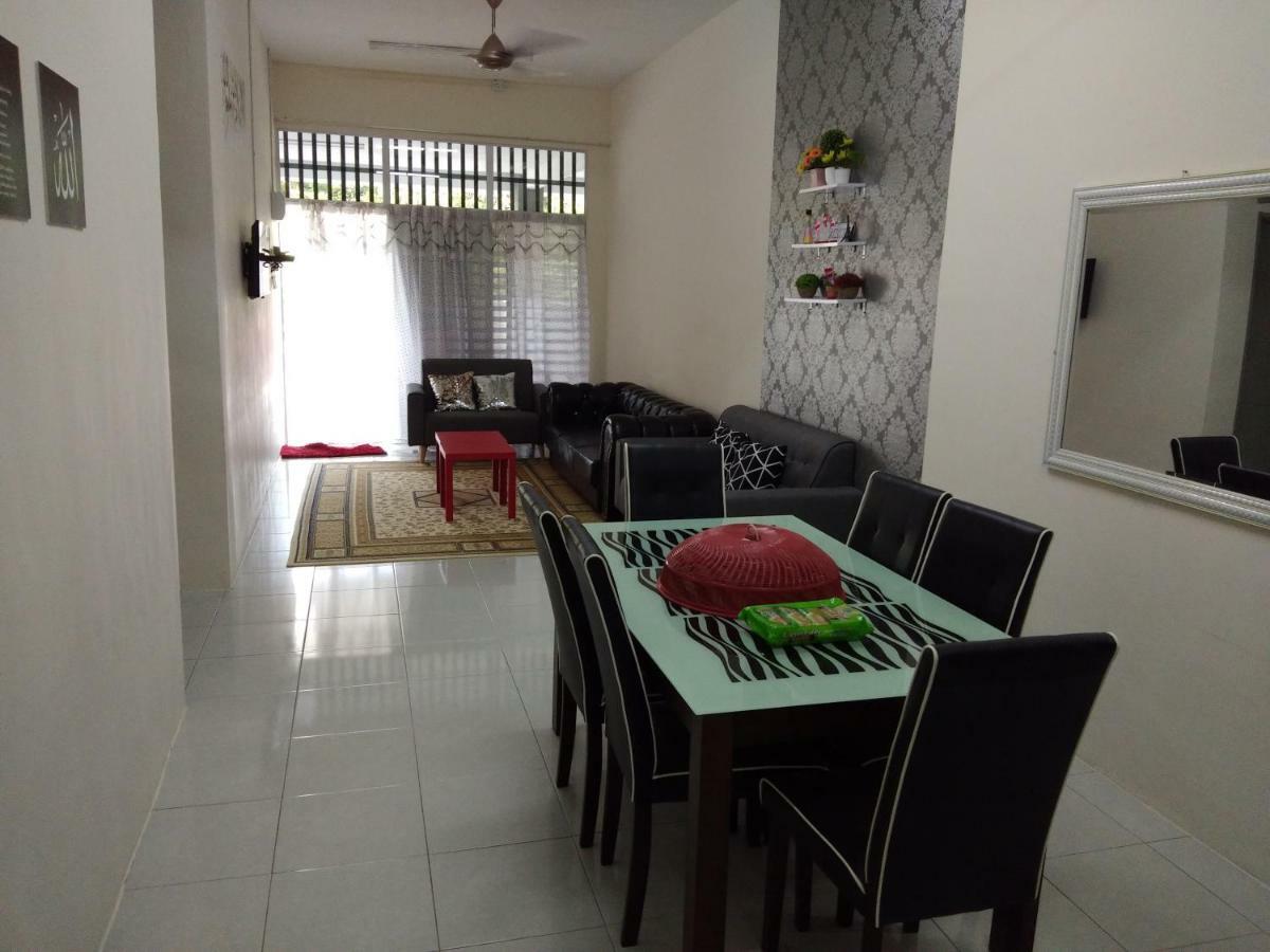 Zah'Ra Homestay Kuala Lipis Dış mekan fotoğraf